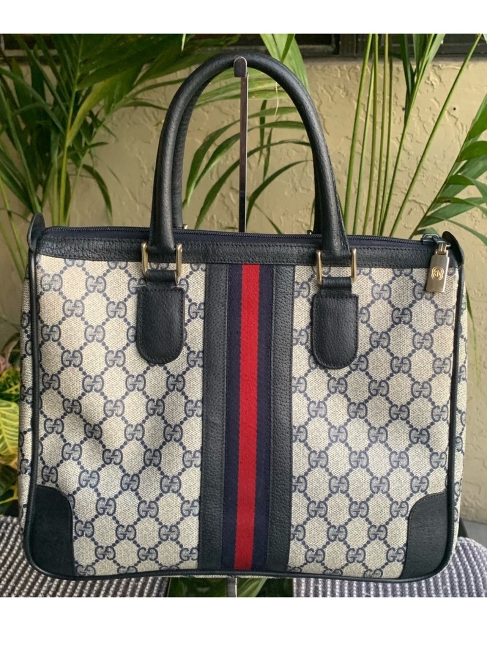 (20) GUCCI 70s Navy Tote